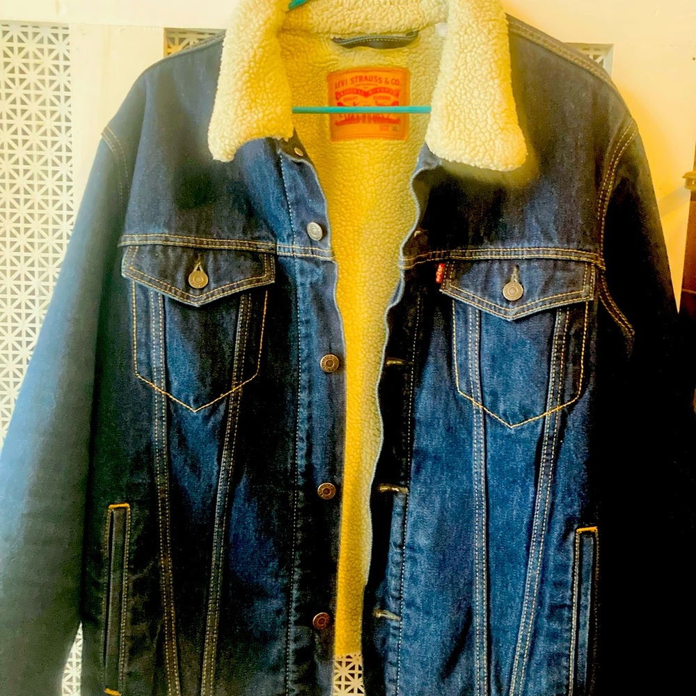 Levi’s XL Dark Denim Sherpa Trucker Jacket